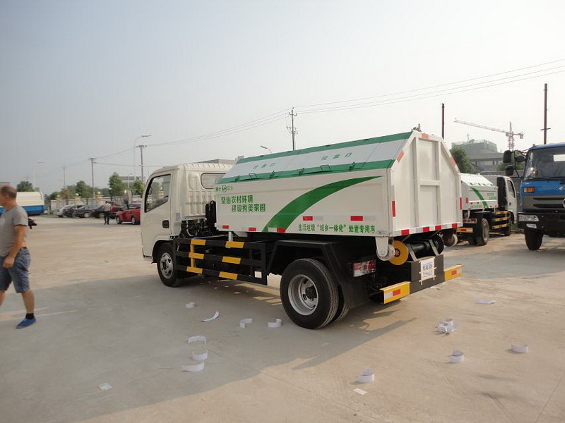 东风多利卡5-6方勾臂垃圾车图3