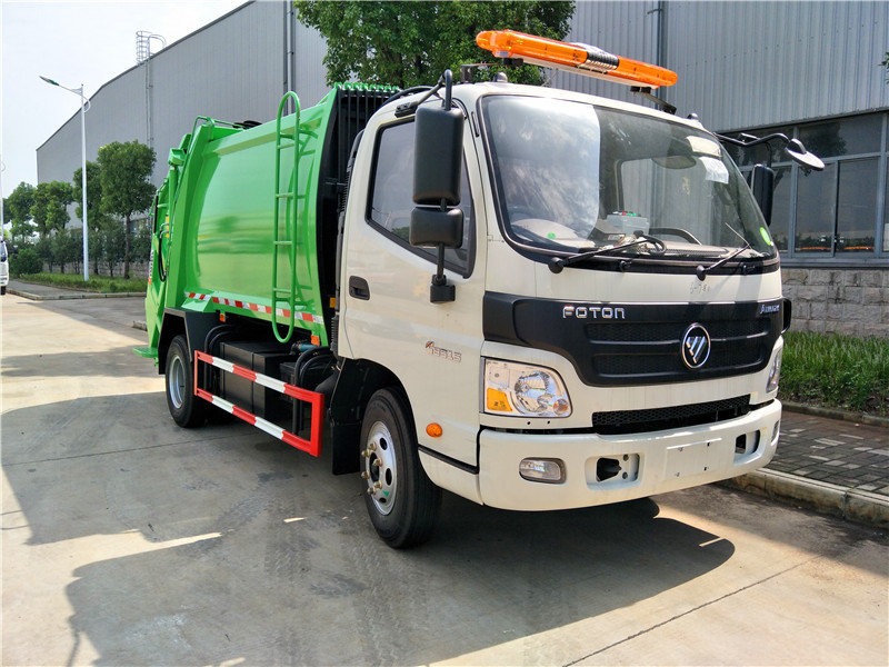 8立方福田欧马可压缩式垃圾车图片二