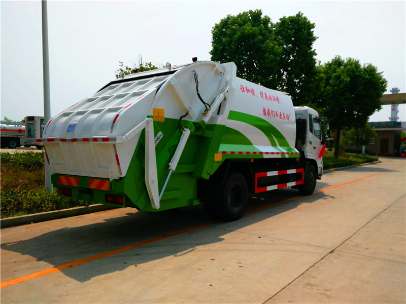 12立方福田欧曼压缩式垃圾车图片五