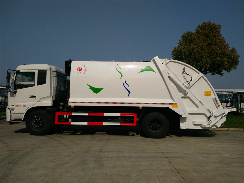 12立方福田欧曼压缩式垃圾车图片三